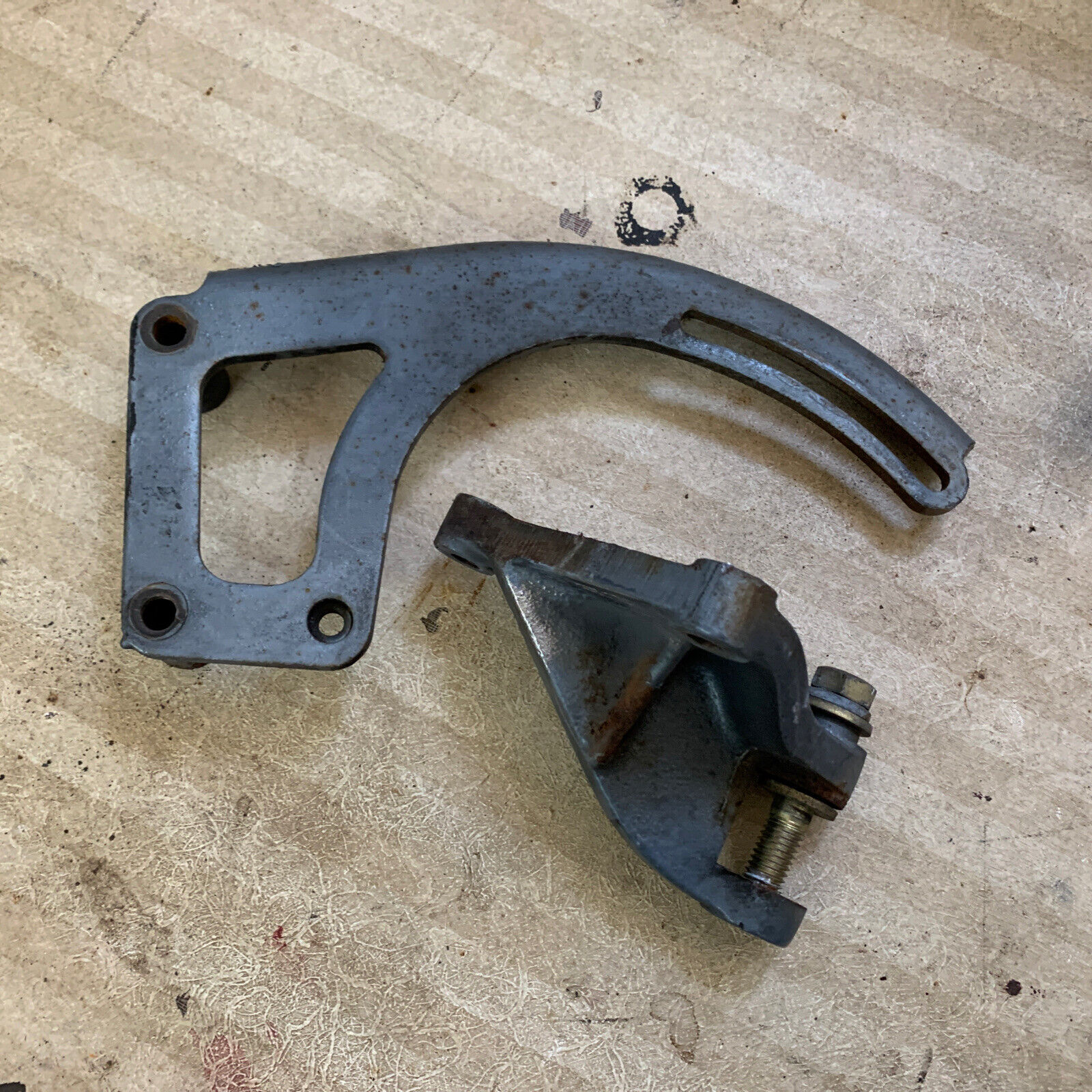 Yamaha 4.3L V6 Inboard Engine Alternator Brackets