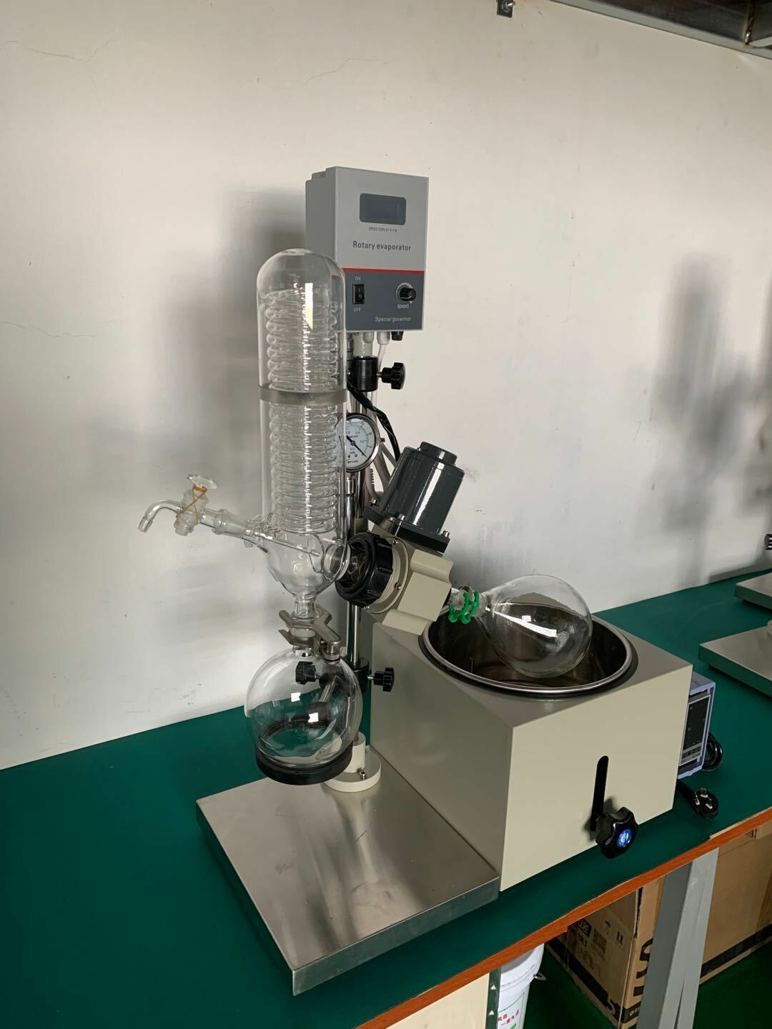 RE-201 New 2L Lab Rotary Evaporator Rotavapor with Digital Heating Bath 110V