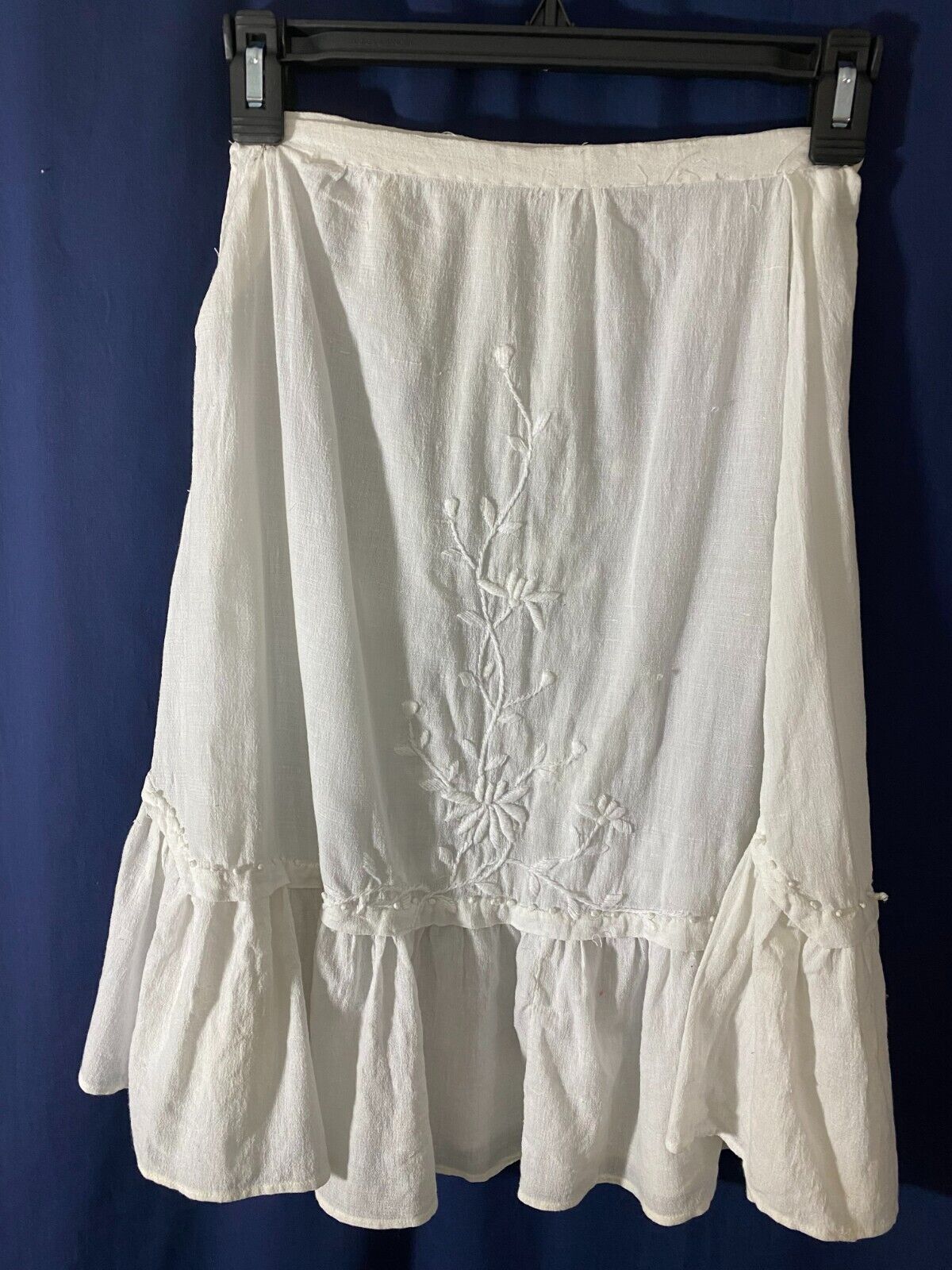 1900s Girls Skirt -White w/Art Nouveau Embroidery- S/M -VG- BEAUTIFU- SALEL