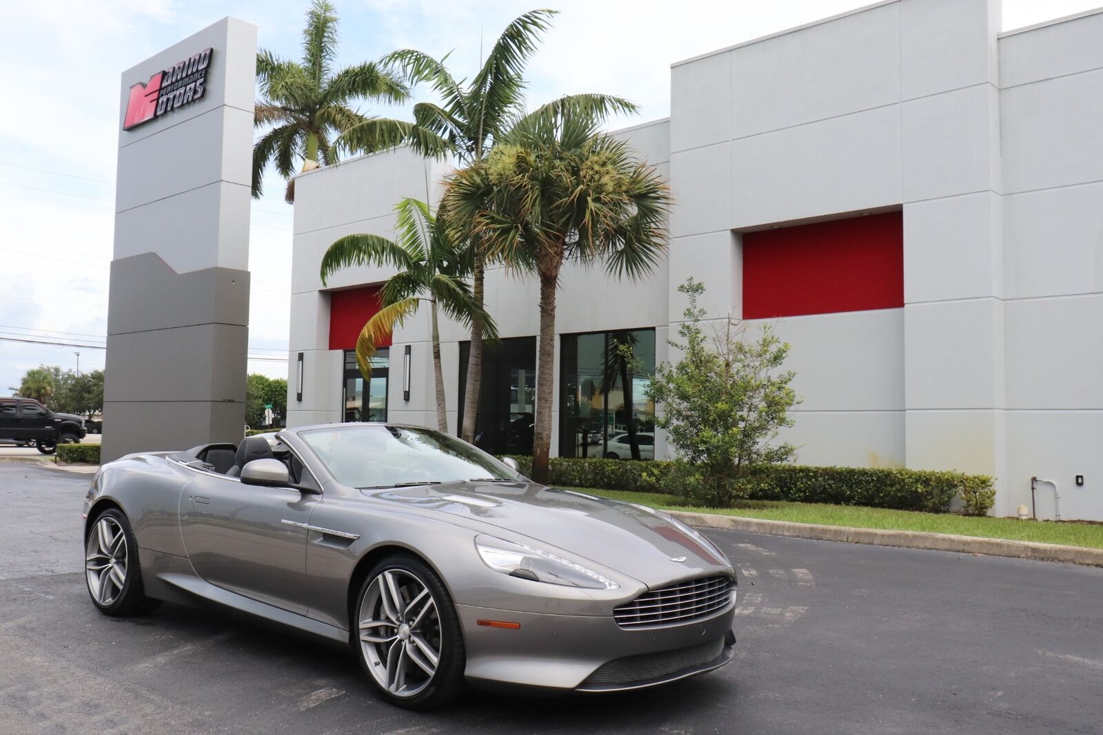 2014 Aston Martin DB9 Volante