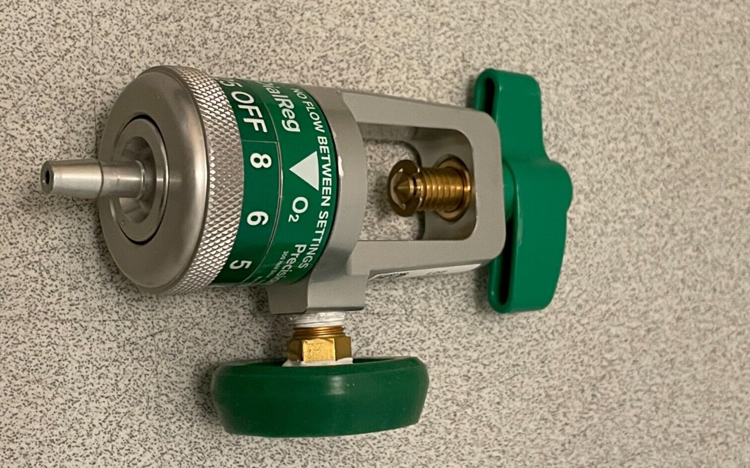 Precision Medical 168708D Regulator Gauge & Clamp
