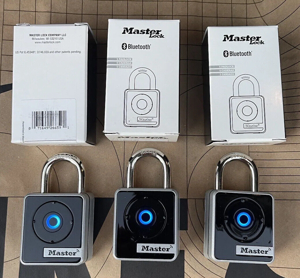 COMBO 3 MASTER LOCK 4400ENT Bluetooth Smart Padlock [indoor]
