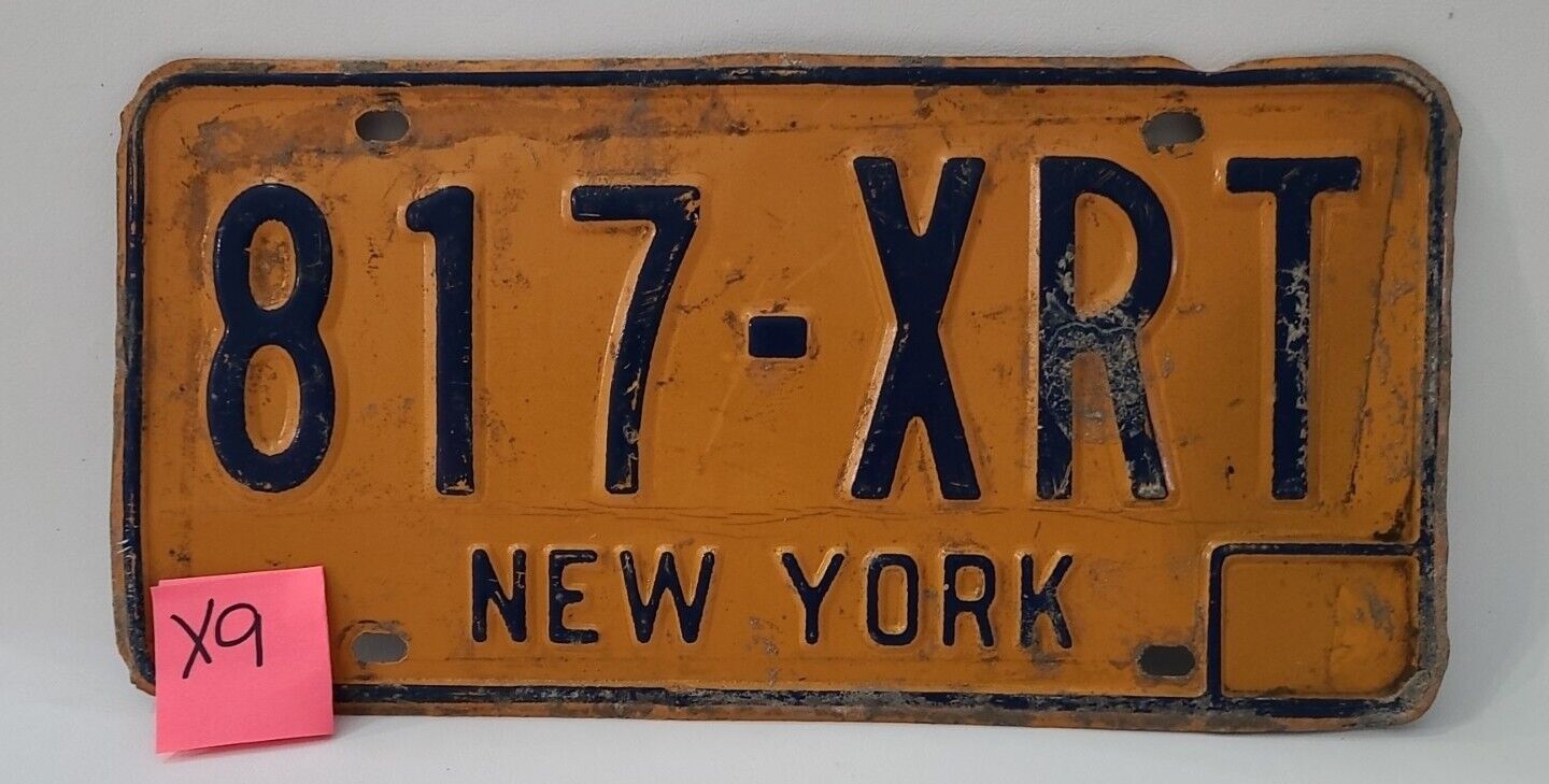 Vintage New York License Plate 817-XRT Orange & Blue Metal Old Damage ⬇ X9