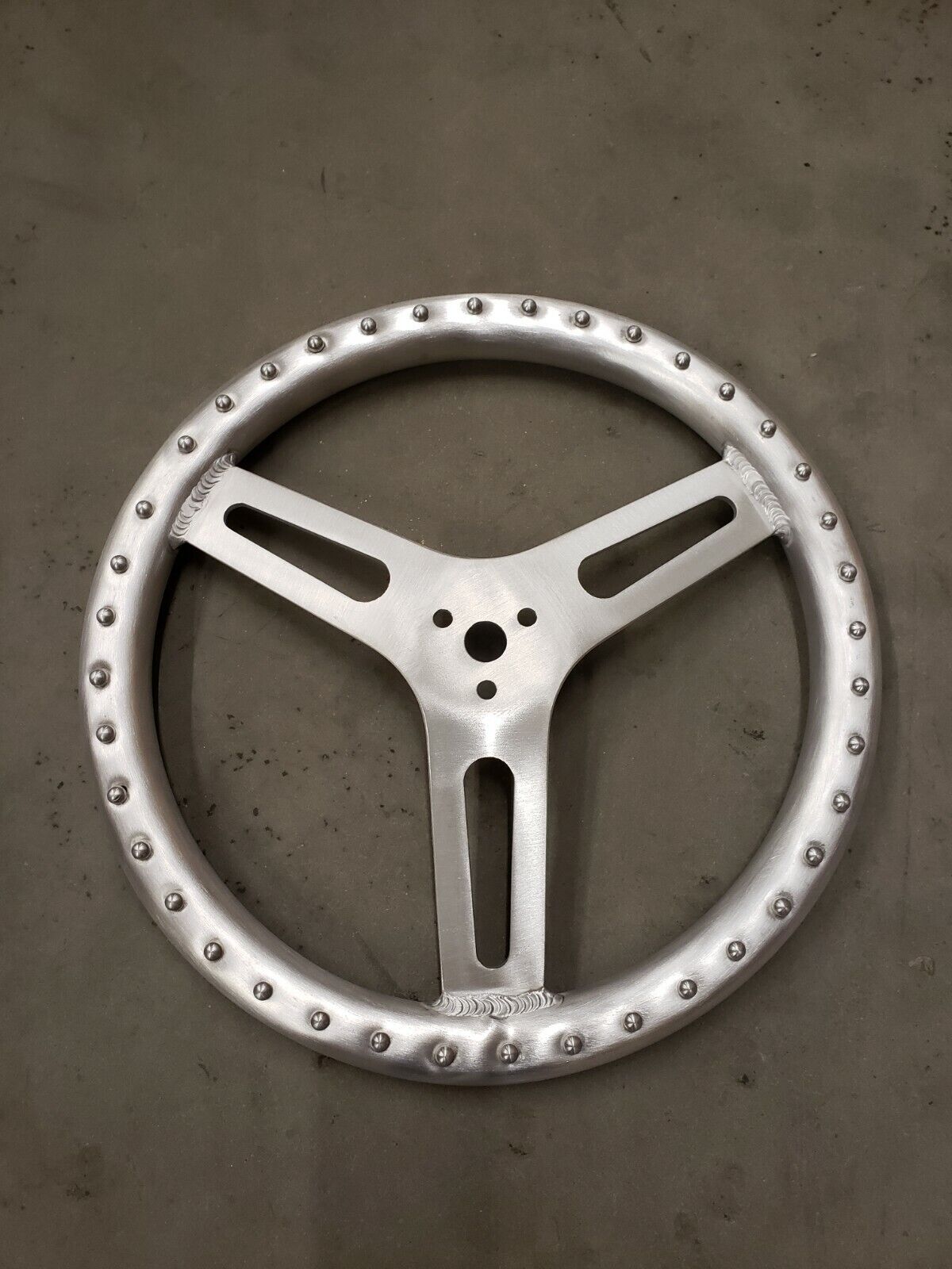 ALUMINUM STEERING WHEEL, WITH RACING GRIP NIPPLES, 15