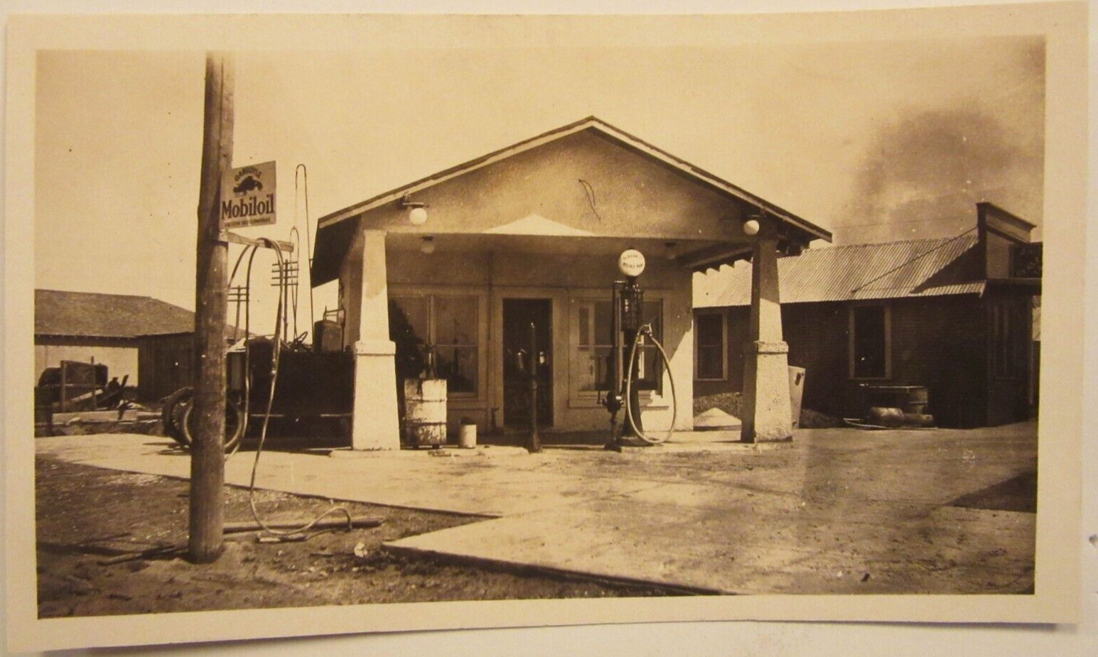 1920's GARGOYLE MOBILOIL Vacumn Oil Co. Gas Station, b&w RPPC postcard 5