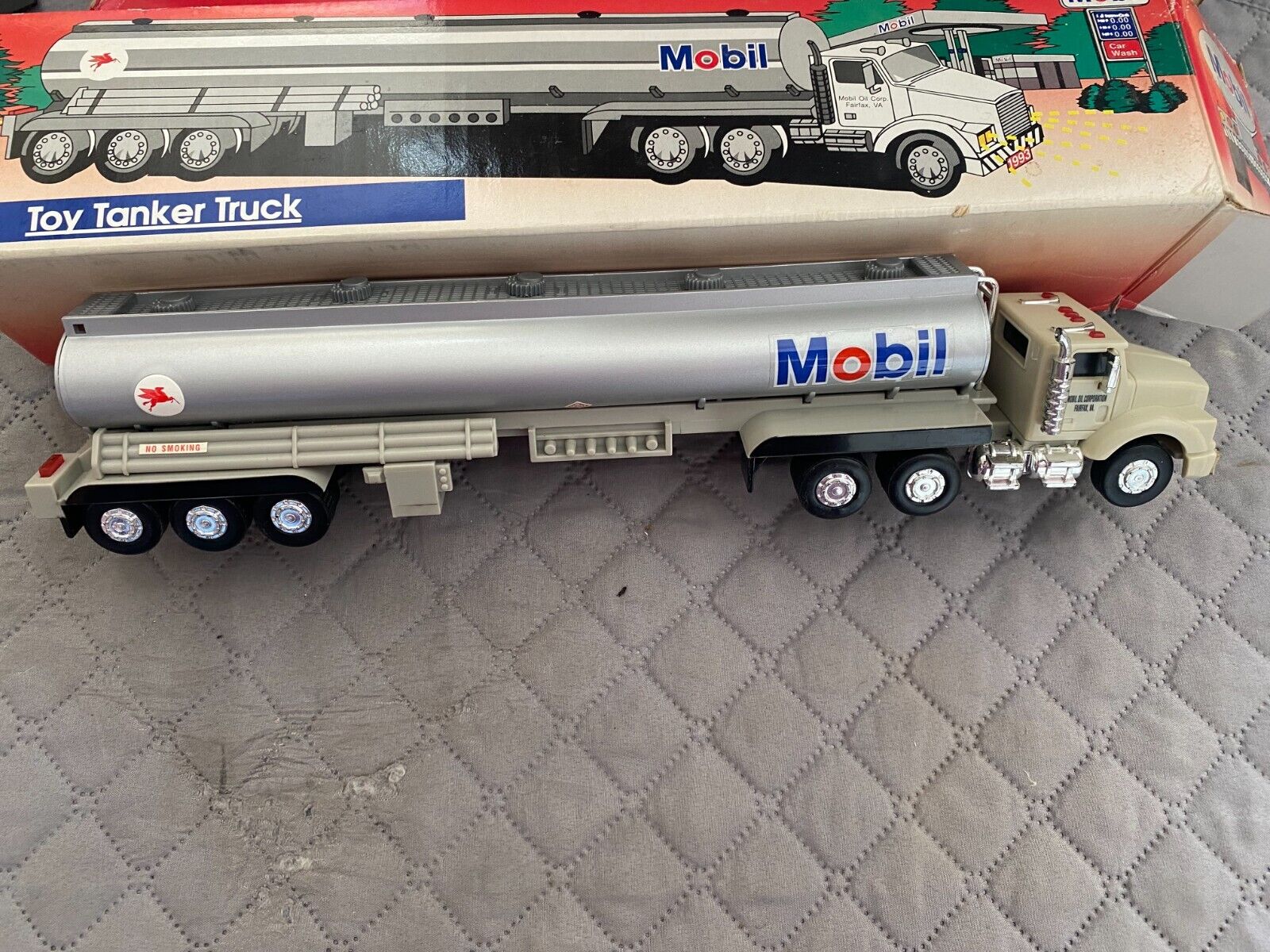 1993 Mobil Limited Edition Collector Series Toy Tanker Truck open box