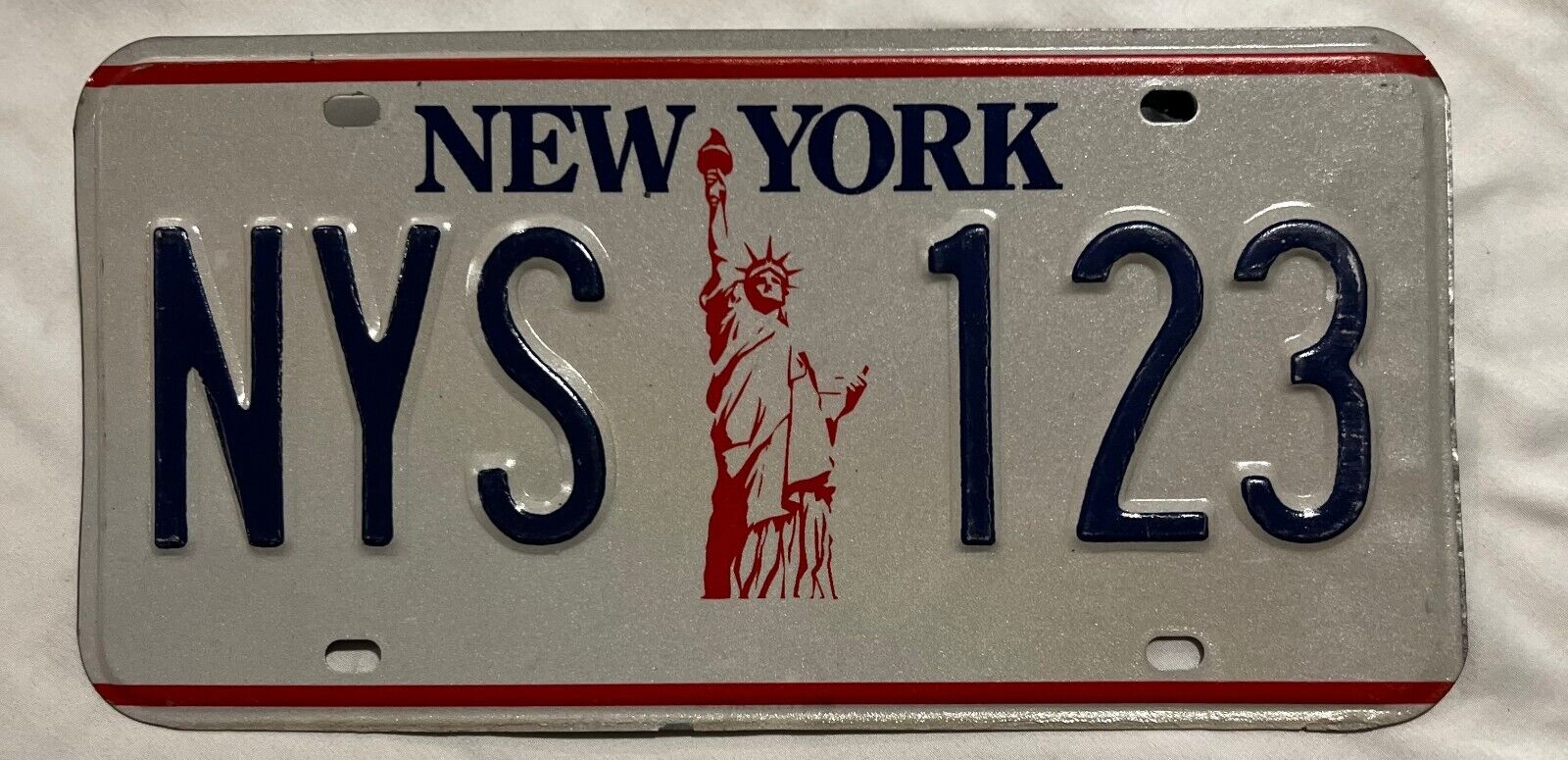 LICENSE PLATES    COLLECTOR    SAMPLE  NEW YORK NYS 123