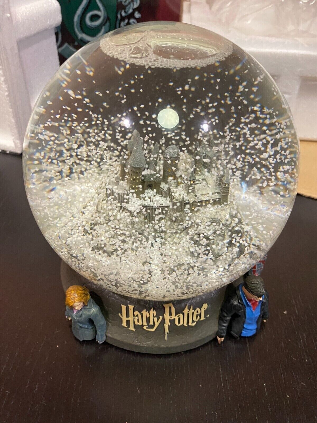 NIB LIMITED EDITION HARRY POTTER WATER SNOW GLOBE RARE 2012 WARNER BROTHERS