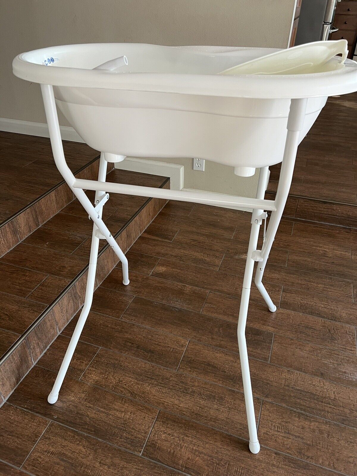 Rotho Babydesign Complete Bath Set With Bathtub And Folding Stand, White