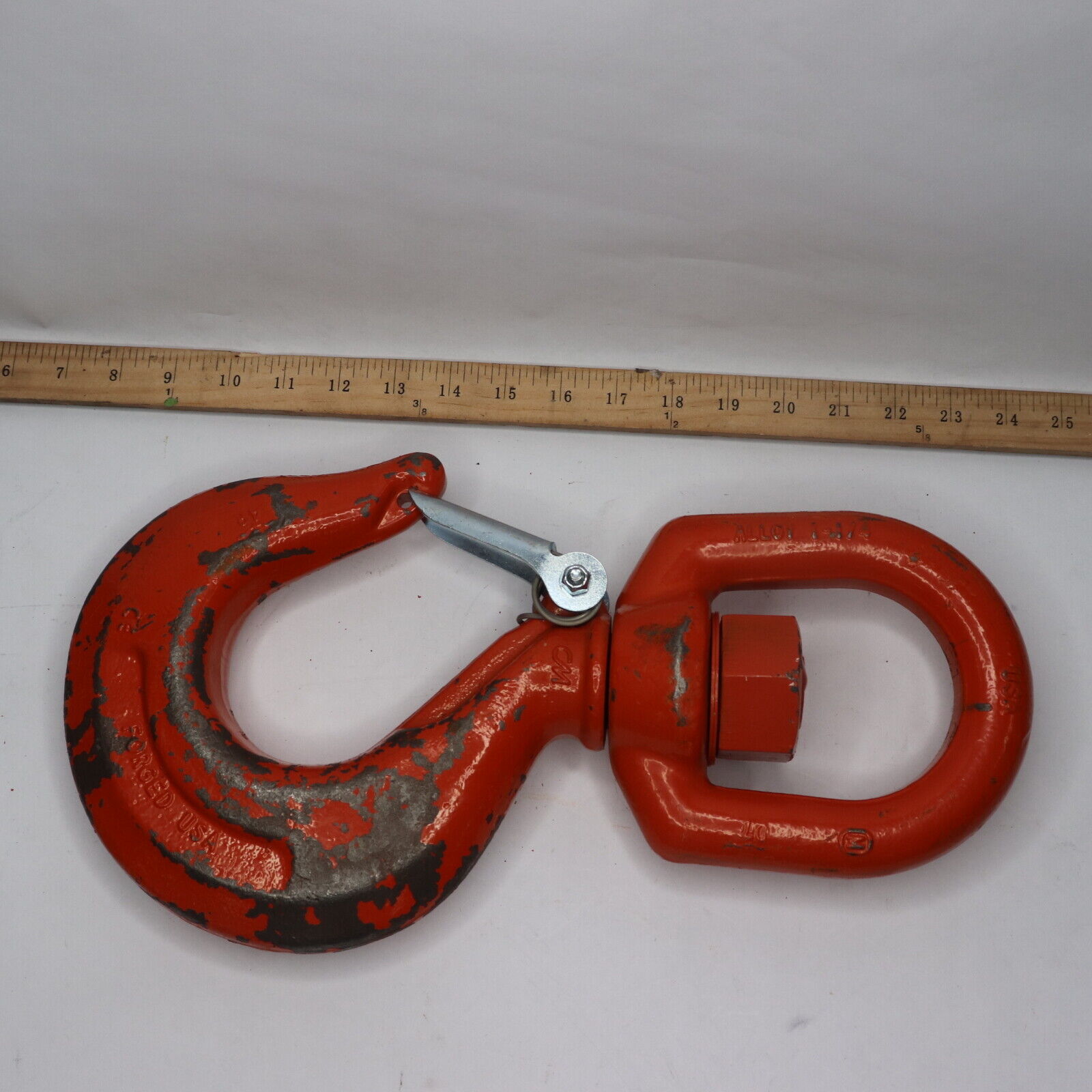CM Swivel Rigging Hook Alloy 15 Ton 1-1/4"