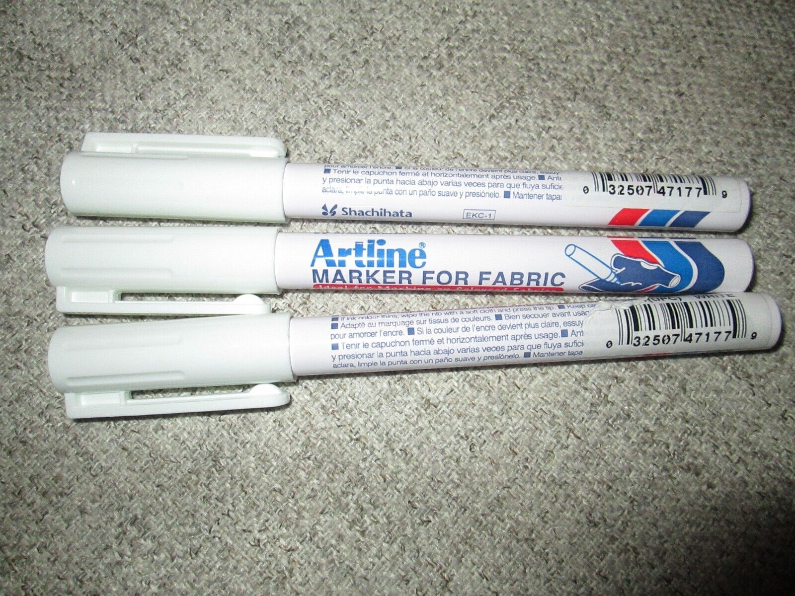 Artline White Marker For Fabric, 3 Markers (EKC-1)