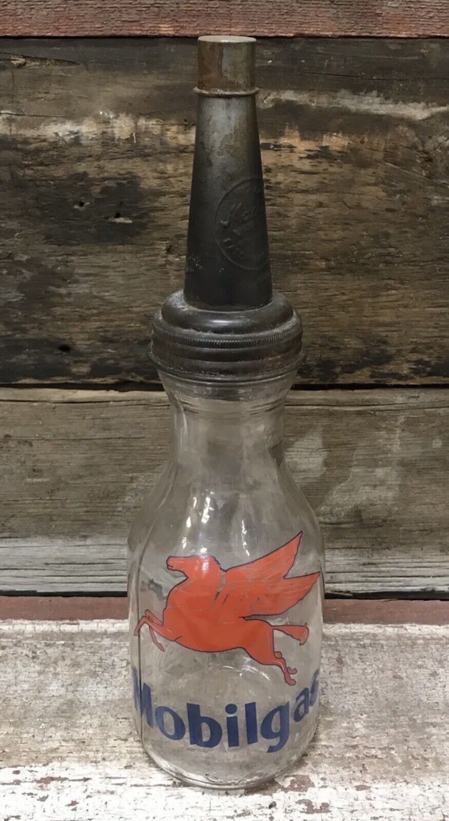 MOBILGAS 1 Qt. Glass Motor Oil Bottle, Tin Master Mfg. Co. Spout & Cap