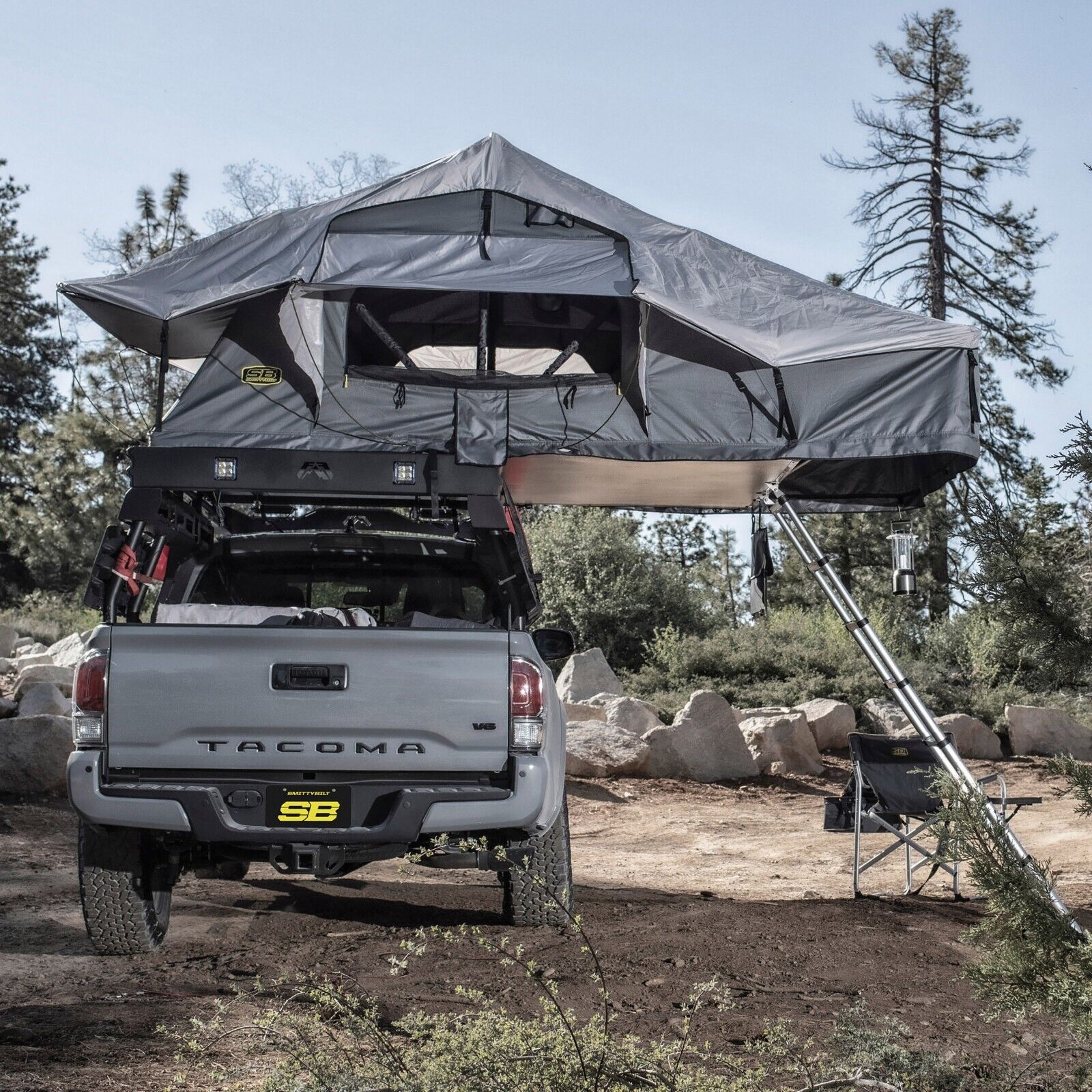 Smittybilt 2683 (IN STOCK) GEN2 Overlander XL Tent w/ Mattress & Ladder