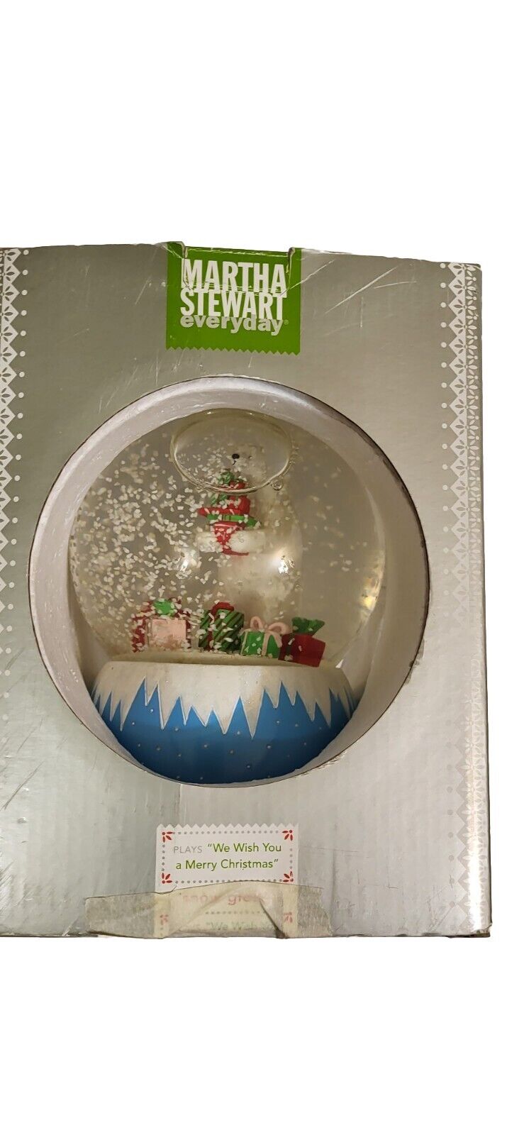 Martha Stewart CHRISTMAS WHITE POLAR BEAR W/GIFTS Musical Snow Globe
