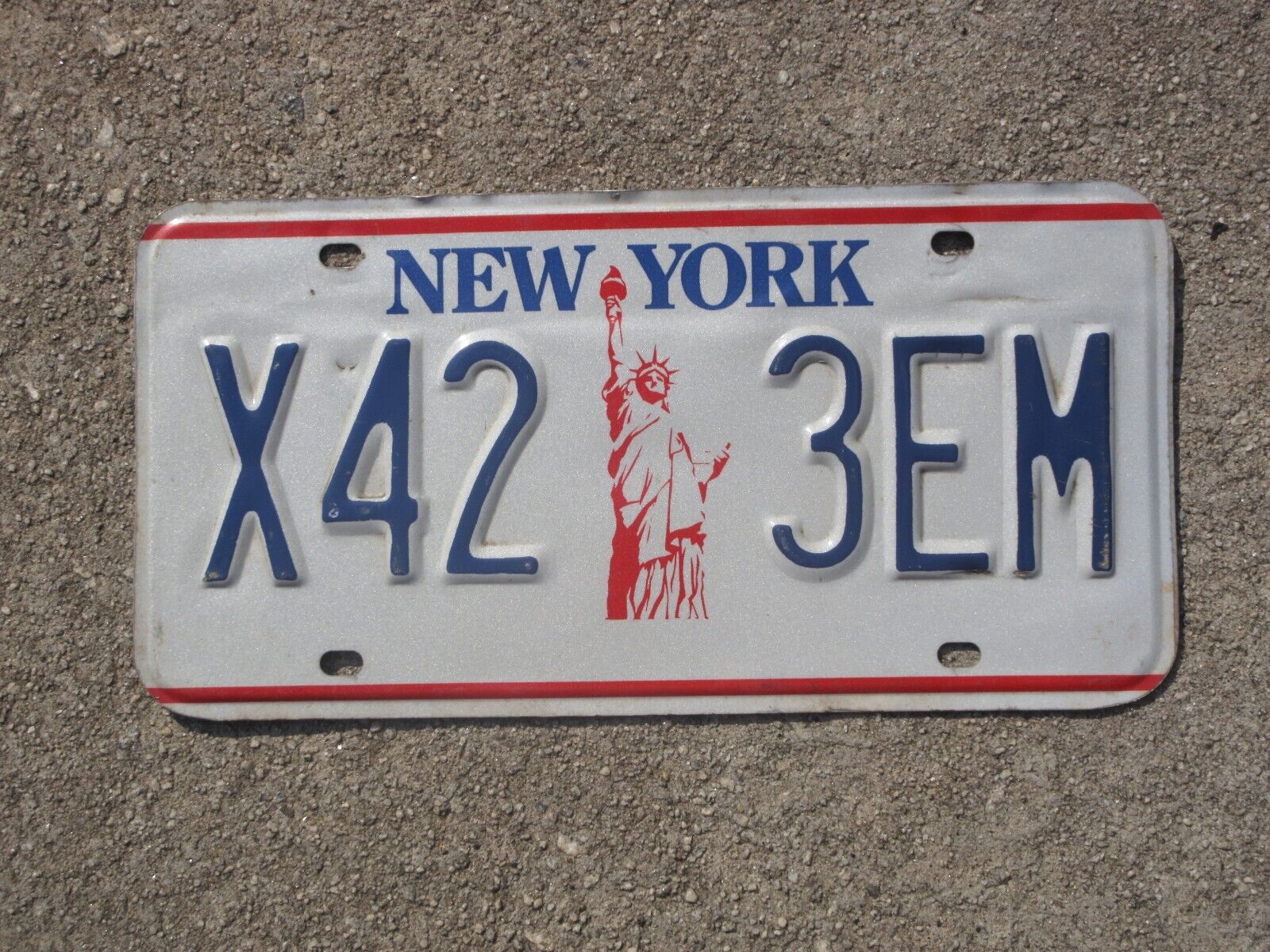 1990's New York Statue of Liberty License Plate NY NYC X423EM Car Tag