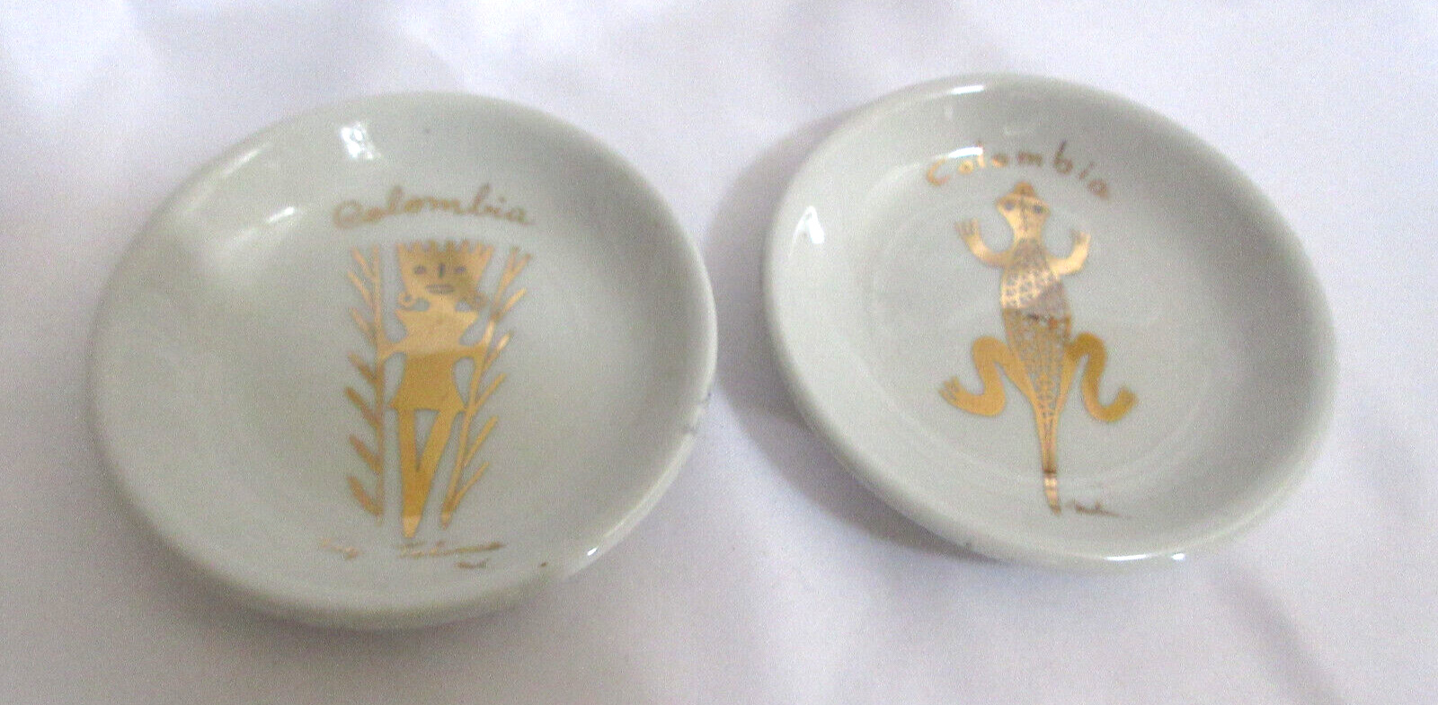 Two Royal Crona COLUMBIA Souvenir Small Gold Lizard & Native EUC