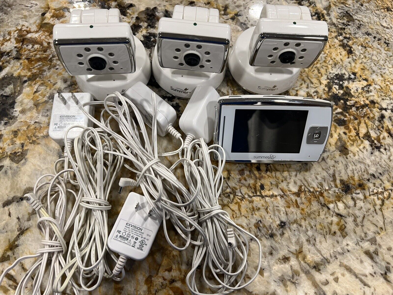 Summer infant Baby Monitor and Triple Camera Monitoring Set
