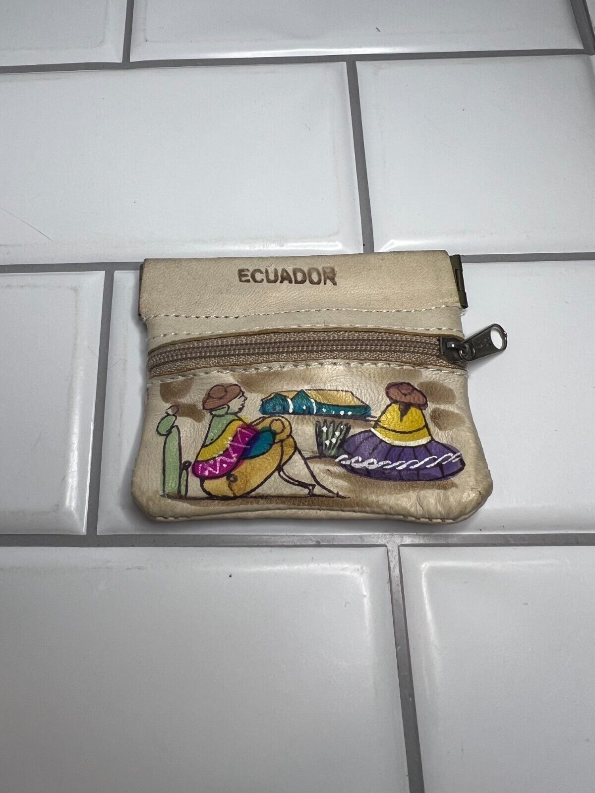 South America Ecuador Mini Coin Purse Squeeze Pouch / Bag - Travel Souvenir