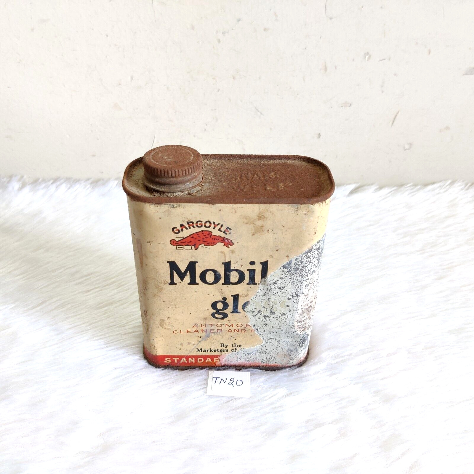 Vintage Gargoyle Mobil Gloss Automobile Polish Advertising Tin Can Unused TN20